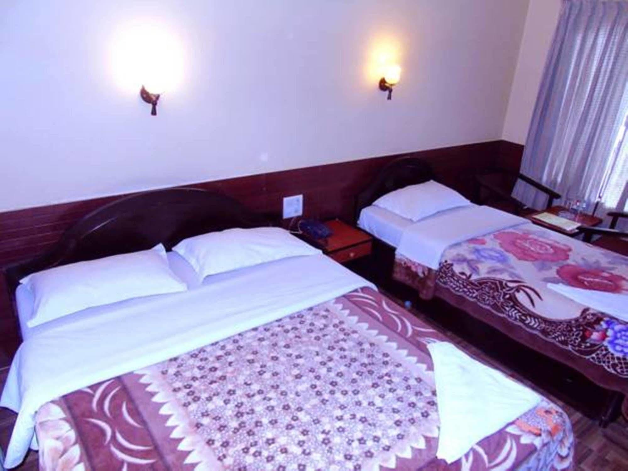Hotel Trip Pokhara Exterior foto